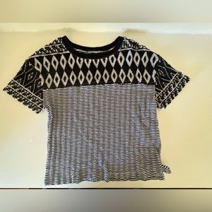 We the free black and white patterned short sleeve top